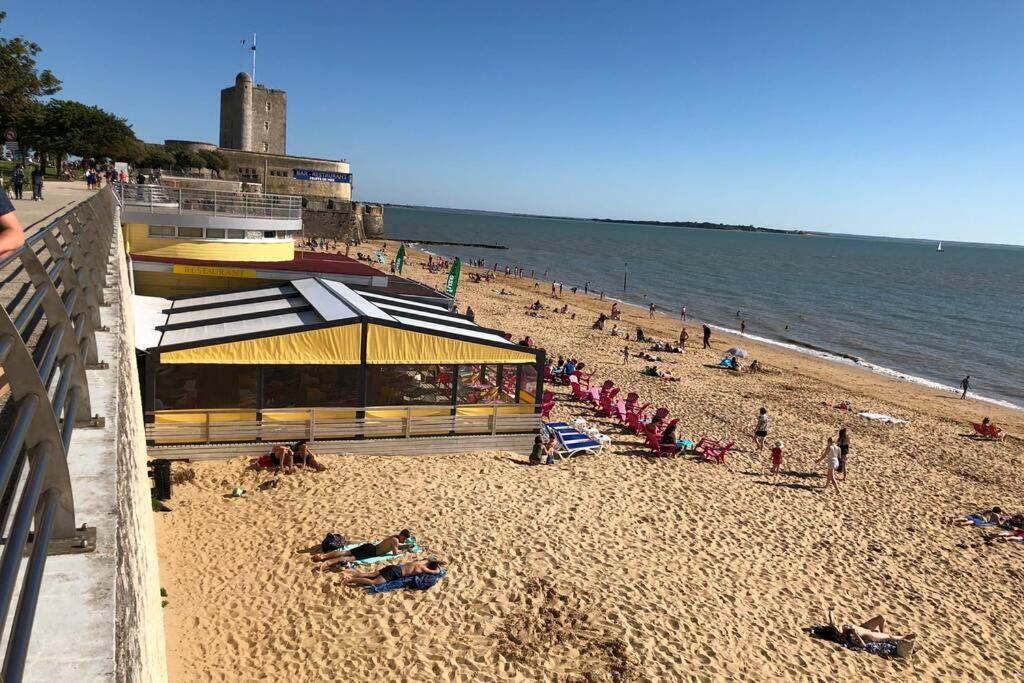 Le Rendez Vous Des Vacances 富拉 外观 照片