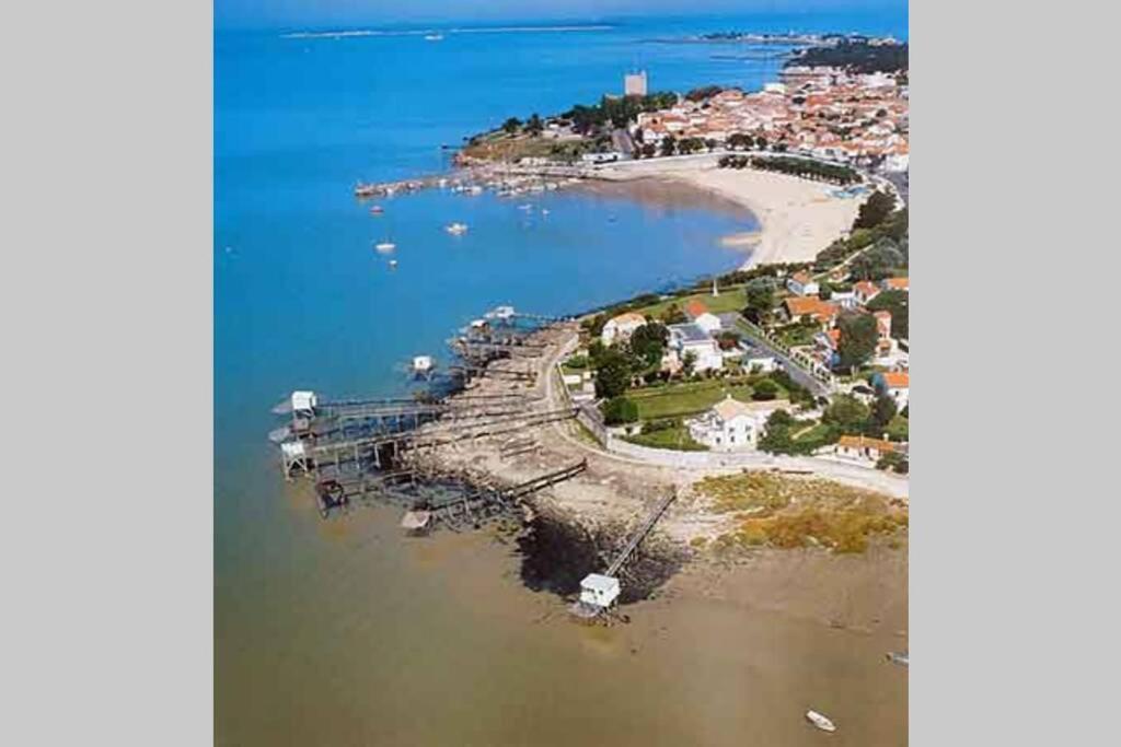 Le Rendez Vous Des Vacances 富拉 外观 照片